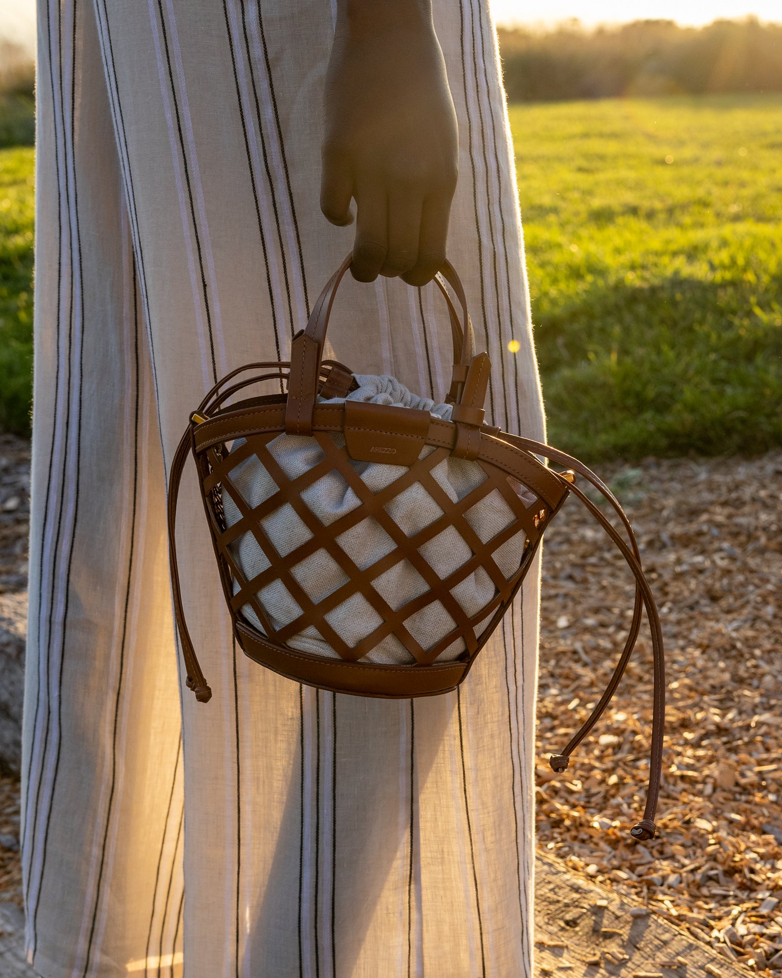 Handbags-accessories-trend-whats-trending-now-Bucket-Bags